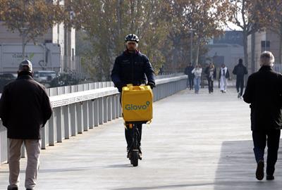 L'ERO de Glovo afectarà finalment 91 repartidors a Catalunya. ACN