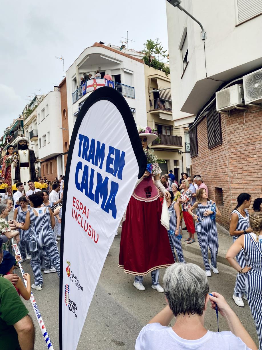 Les gralles també es poden sentir amb el cos: Sitges incorpora motxilles vibratòries a la Festa Major. Ajuntament de Sitges