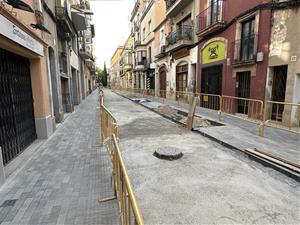Les obres de reurbanització del carrer Sant Pere de Vilafranca avancen més ràpid del previst i entren en la segona fase