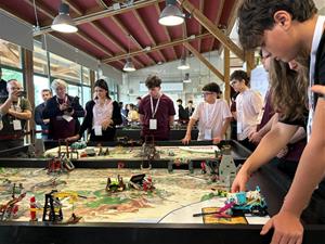 L’Escola Vedruna de Sant Sadurní d’Anoia revalida el títol a la First Lego League d’Igualada