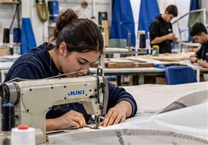 L’Institut Lluch i Rafecas reforça la formació en manteniment nàutic amb nova maquinària i professionals del sector. Ins Lluch i Rafecas