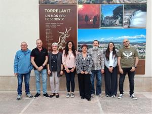 Lluïsa Puigcerver presenta el projecte de Torrelavit Avança davant prop d’un centenar de persones. PSC