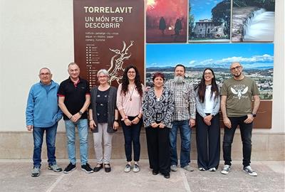 Lluïsa Puigcerver presenta el projecte de Torrelavit Avança davant prop d’un centenar de persones. PSC