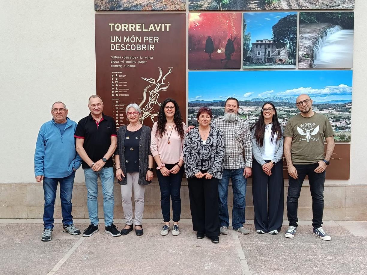 Lluïsa Puigcerver presenta el projecte de Torrelavit Avança davant prop d’un centenar de persones. PSC