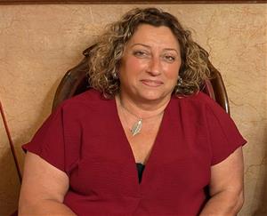Maria Luz Roca al saló de plens de l'Ajuntament de Vilanova. Eix