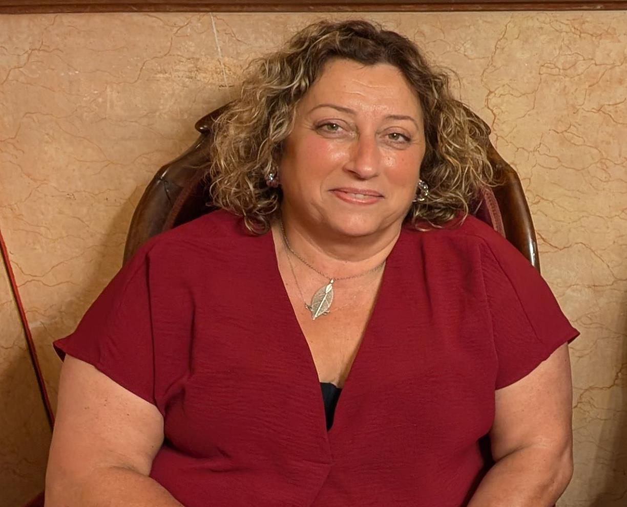 Maria Luz Roca al saló de plens de l'Ajuntament de Vilanova. Eix