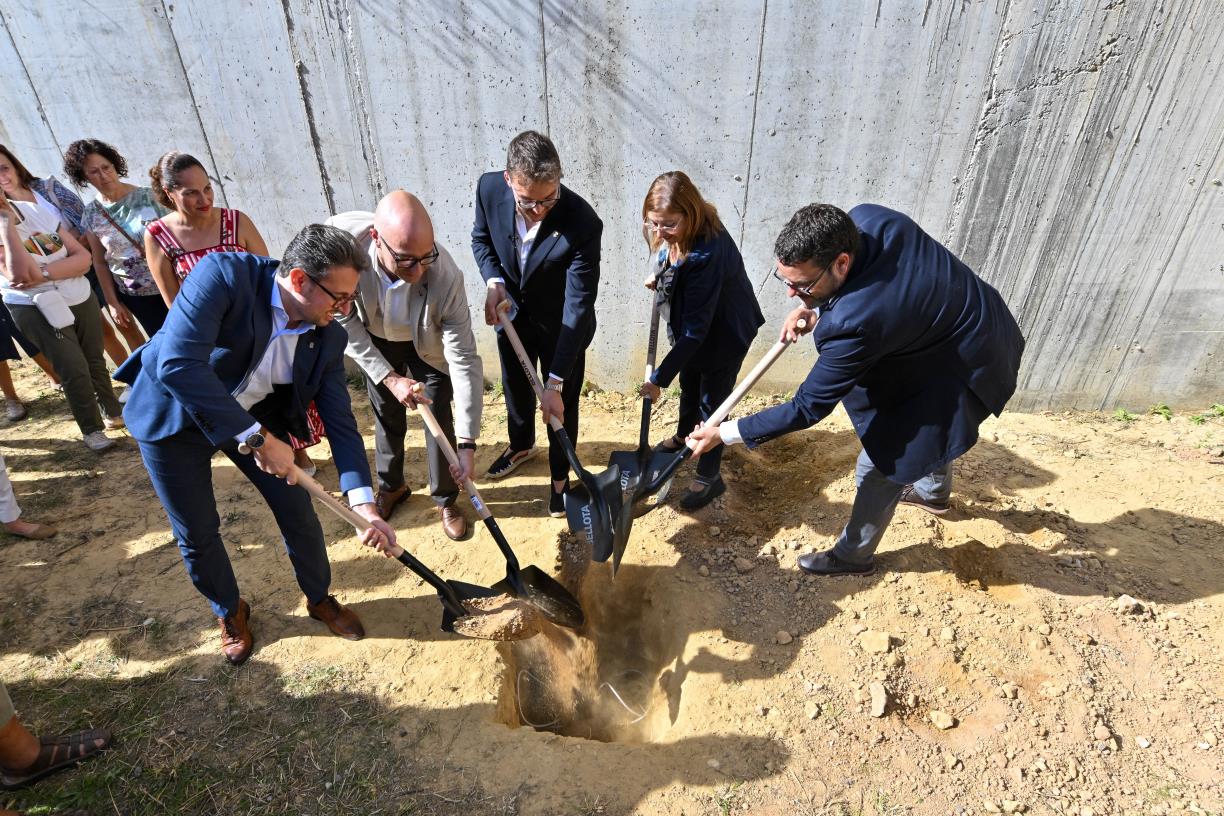 Masquefa posa la primera pedra del nou centre de dia, que duplicarà les places fins a 30. Generalitat de Catalunya
