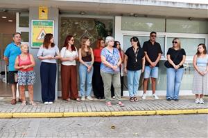 Minut de silenci a Olivella per l'home mort en ser arrossegat per la rierada d'aquest dimecres. ACN