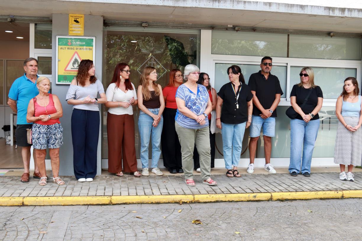 Minut de silenci a Olivella per l'home mort en ser arrossegat per la rierada d'aquest dimecres. ACN