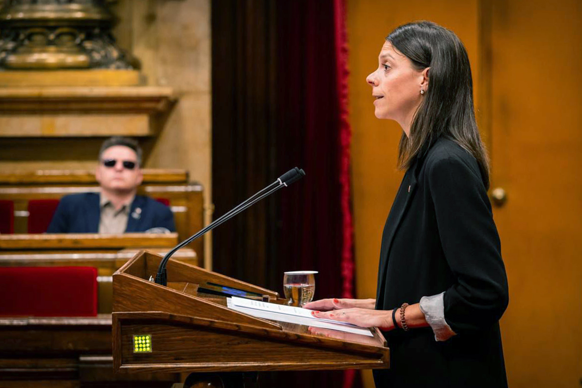 Montse Ortiz al Parlament de Catalunya. Eix