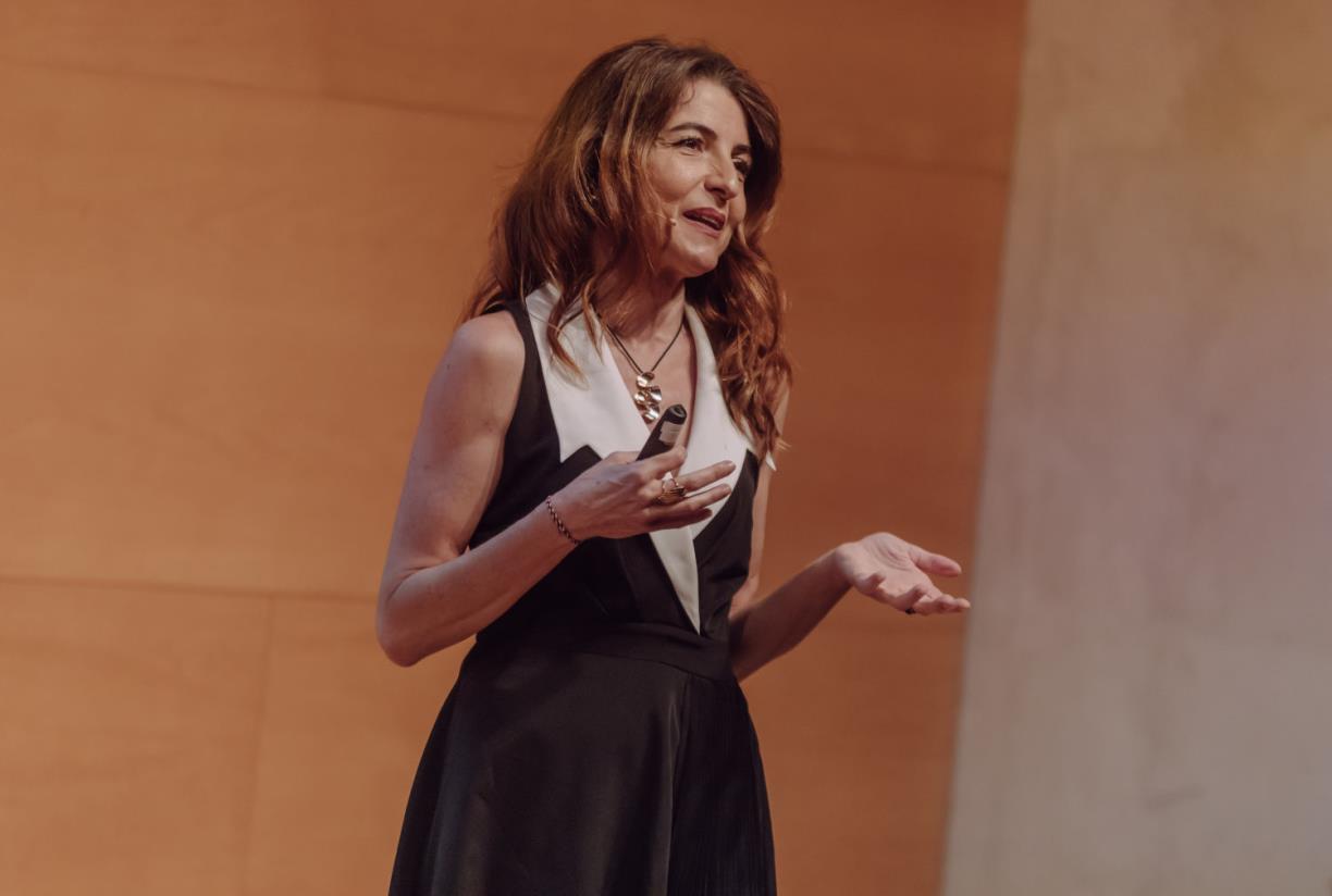 Montserrat Rigall en una ponència a l'Auditori Palau de Congressos de Girona / Gemma Martz