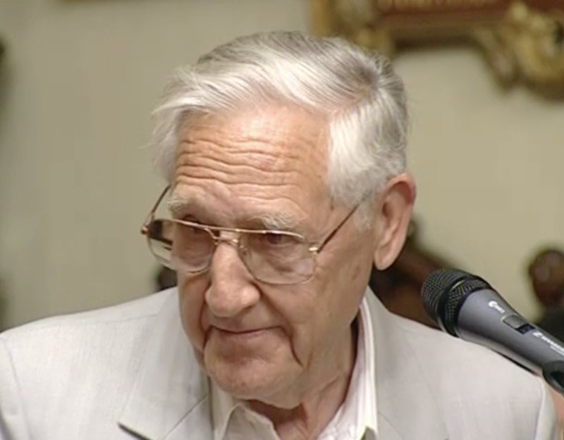 Mor als 97 anys el vilafranquí Telm Huguet, regidor dels primers consistoris democràtics. Ajuntament de Vilafranca