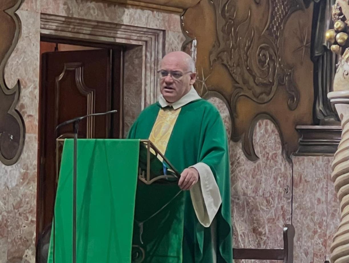 Norbert Miracle. Facebook