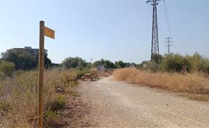 Nova senyalitzacio i refugi de la Via Augusta . Eix