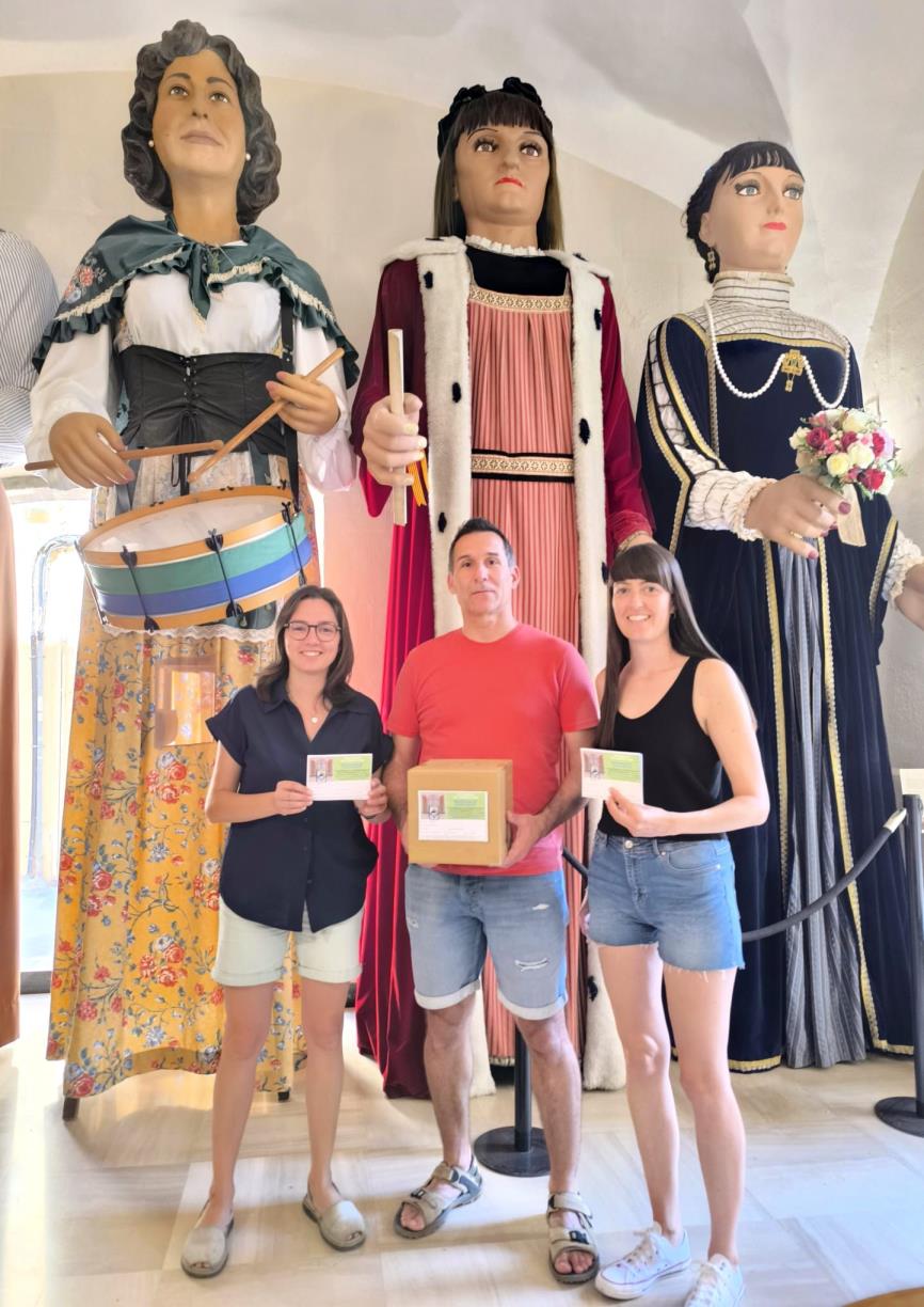 Obert el termini per viure la Festa Major del Vendrell des del balcó de l’Ajuntament. Ajuntament del Vendrell