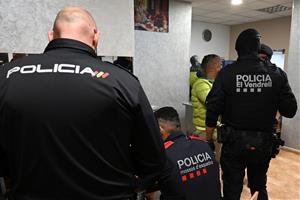 Operatiu policial conjunt al Vendrell amb 48 denúncies en tres establiments. Ajuntament del Vendrell