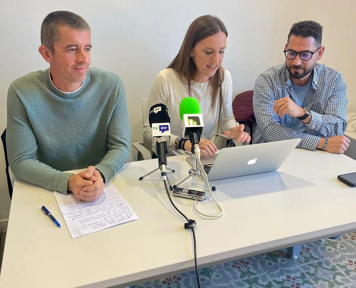 Òscar Albaiceta, Marta Ventura i Albert Rovira en roda de premsa. Eix