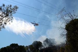 Parlon diu que l'incendi de l'Anoia evoluciona bé i que les pròximes hores seran 