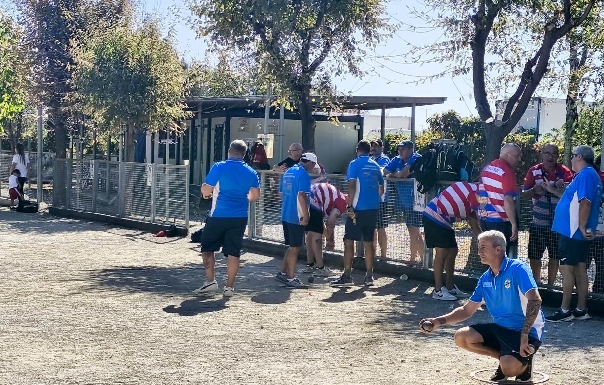 Partit del Club Petanca Vilanova i la Geltrú a Sant Boi. Eix