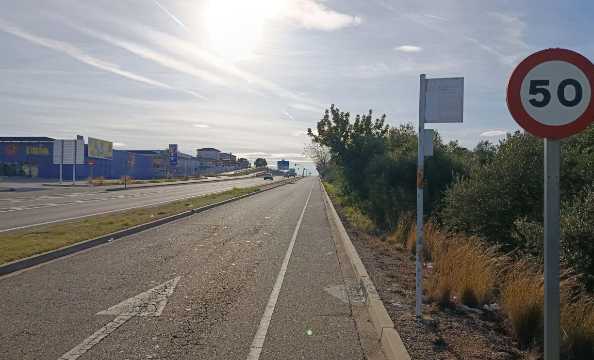 Pas de vianants situat a la C-31. Eix