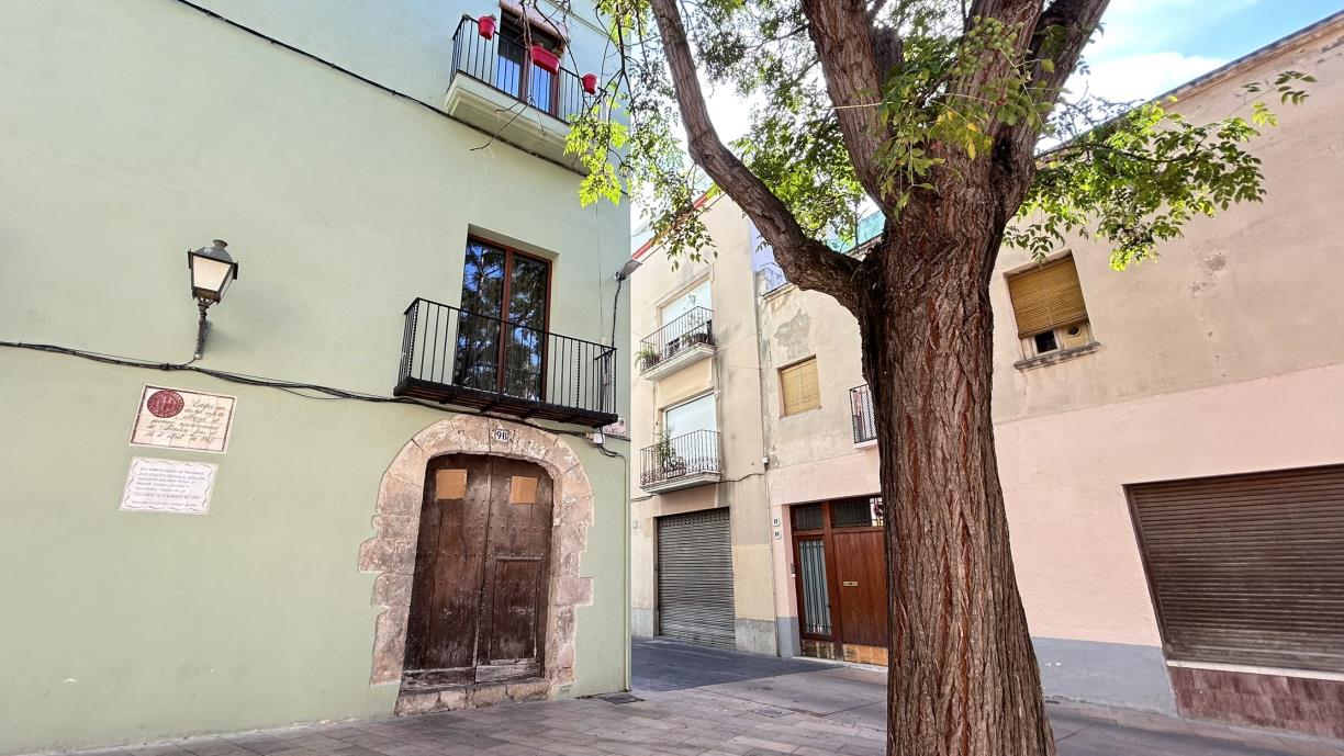 Plaça Pau Casals. Eix