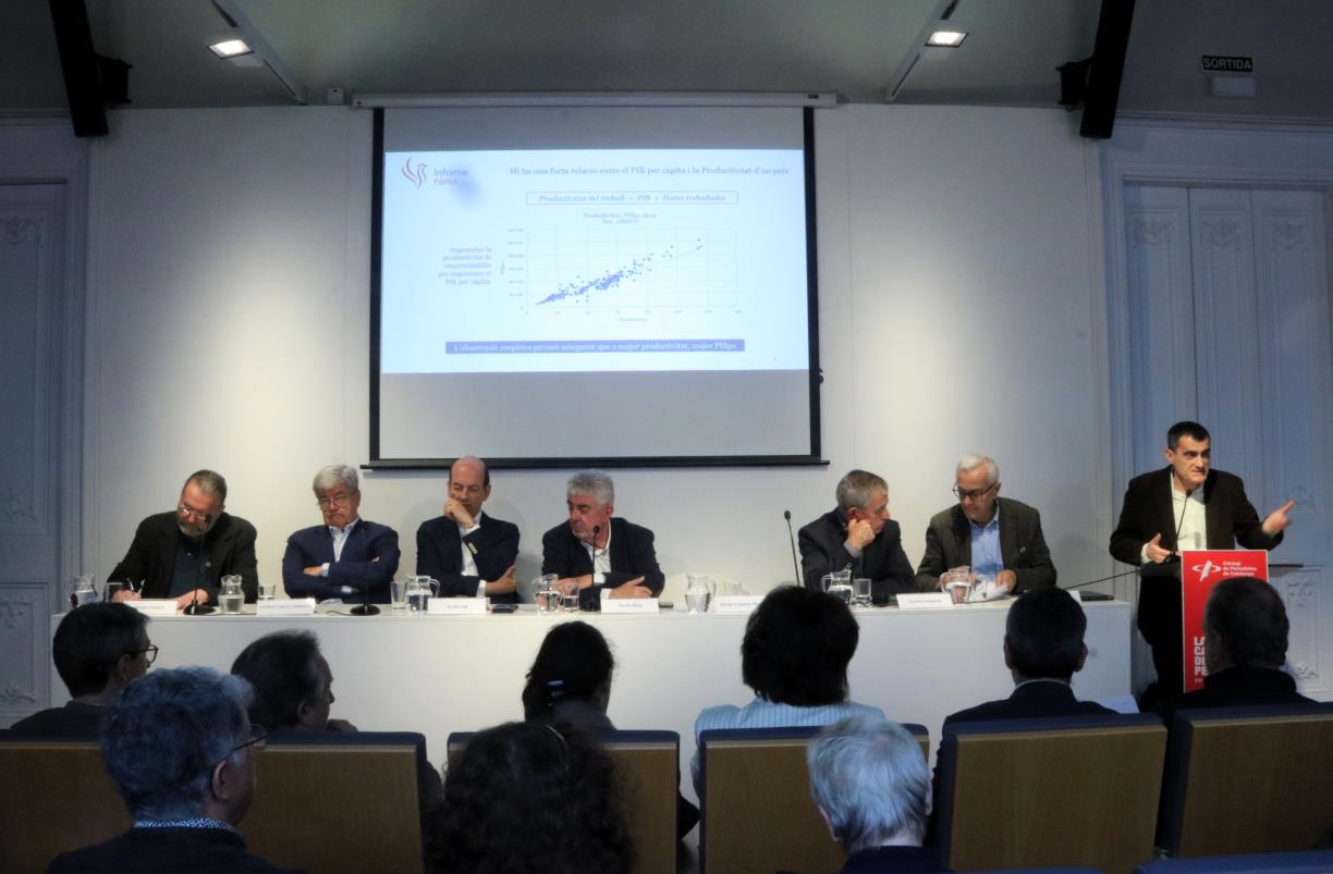 Presentació en roda de premsa de l’Informe Fènix, una anàlisi sobre el model econòmic vigent a Catalunya . ACN / Andrea Salazar