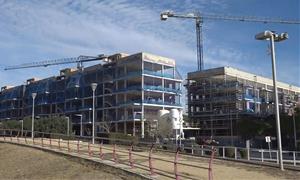 Promoció d'habitatges en construcció a Calafell. Eix