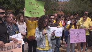 Protestes del professorat de l’Institut Andreu Nin per un presumpte cas d’assetjament d’una família del centre. EIX