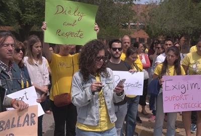 Protestes del professorat de l’Institut Andreu Nin per un presumpte cas d’assetjament d’una família del centre. EIX