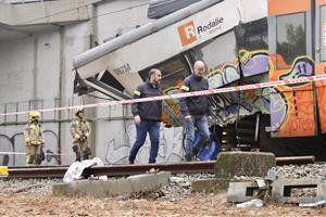 Puente diu que el mur va caure parcialment sobre la cabina del tren a Gelida i augura que no hi haurà trens avui. ACN