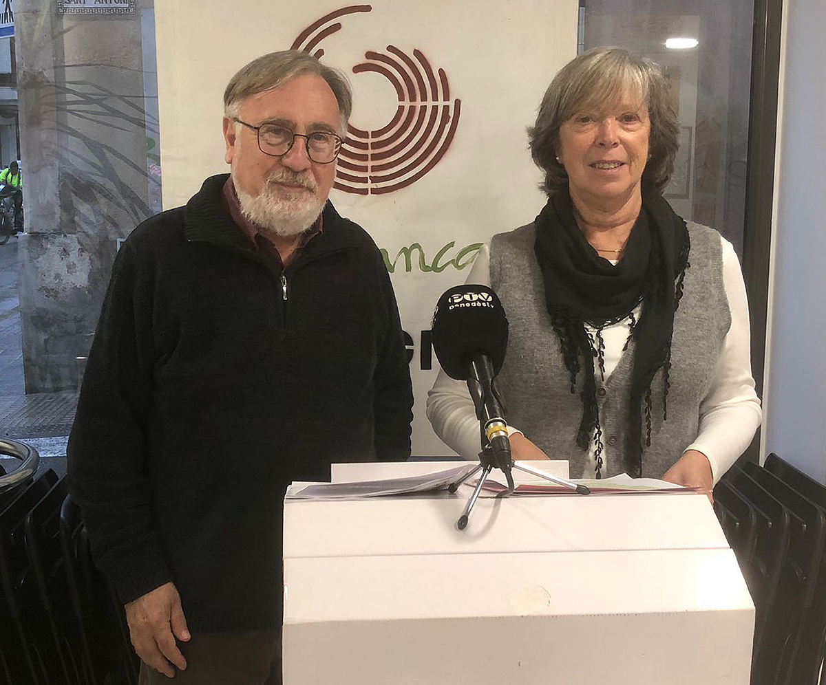 Ramon Arnabat i Montse Romagosa en roda de premsa. Eix