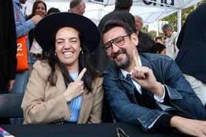 Regina Rodríguez Sirvent, Gil Pratsobrerroca, Òscar Andreu, Eduardo Mendoza i Fernando Aramburu triomfen per Sant Jordi. ACN