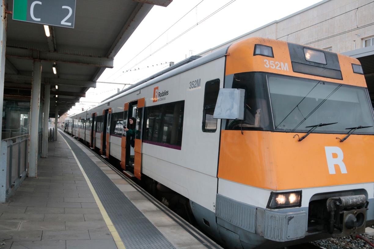 Renfe programa un tren de reforç que sortirà de Tortosa cap a Barcelona després de l'eclipsi. ACN