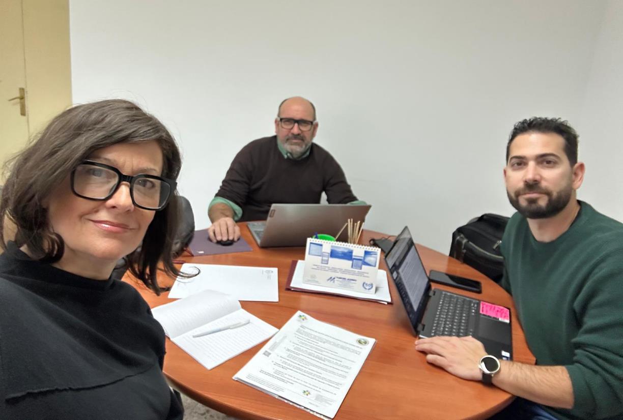 Reunió amb Laura Castel . Eix