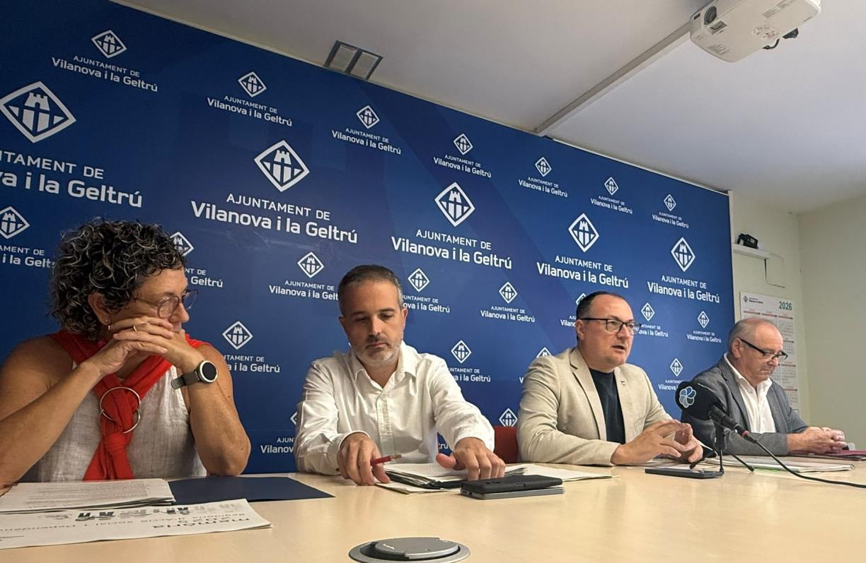 Roda de premsa del goven de Vilanova per valorar el ple municipal. EIX