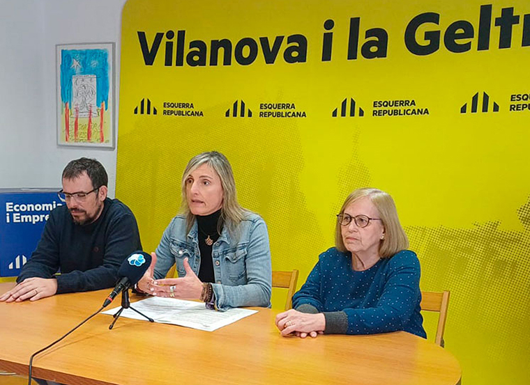 Roda de premsa dels regidors d'ERC Vilanova. Eix
