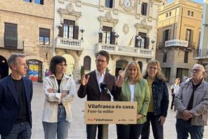 Roda de premsa d'ERC Vilafranca davant l'Ajuntament. Eix