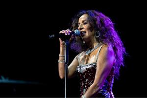 Rosario desplega el seu «Universo de Ley» al Festival Terramar CaixaBank de Sitges