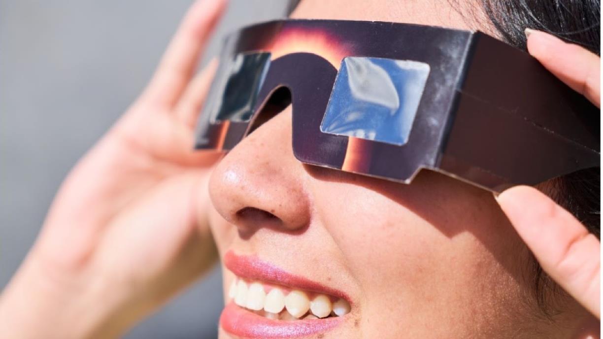 Salut alerta dels riscos de mirar directament l’eclipsi solar del 12 d’agost. Generalitat de Catalunya