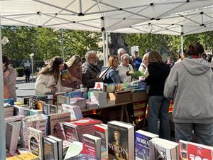 Sant Jordi 2026 al Penedès i el Garraf: una gran xarxa cultural omple carrers, places i biblioteques