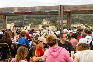 Sant Martí Sarroca bat el rècord estatal amb un dictat multitudinari de més de 300 participants