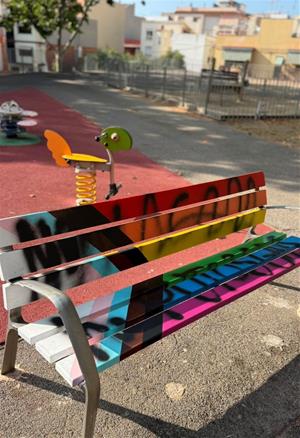 Sant Pere de Ribes condemna les pintades i els actes vandàlics amb missatges d’odi apareguts al municipi