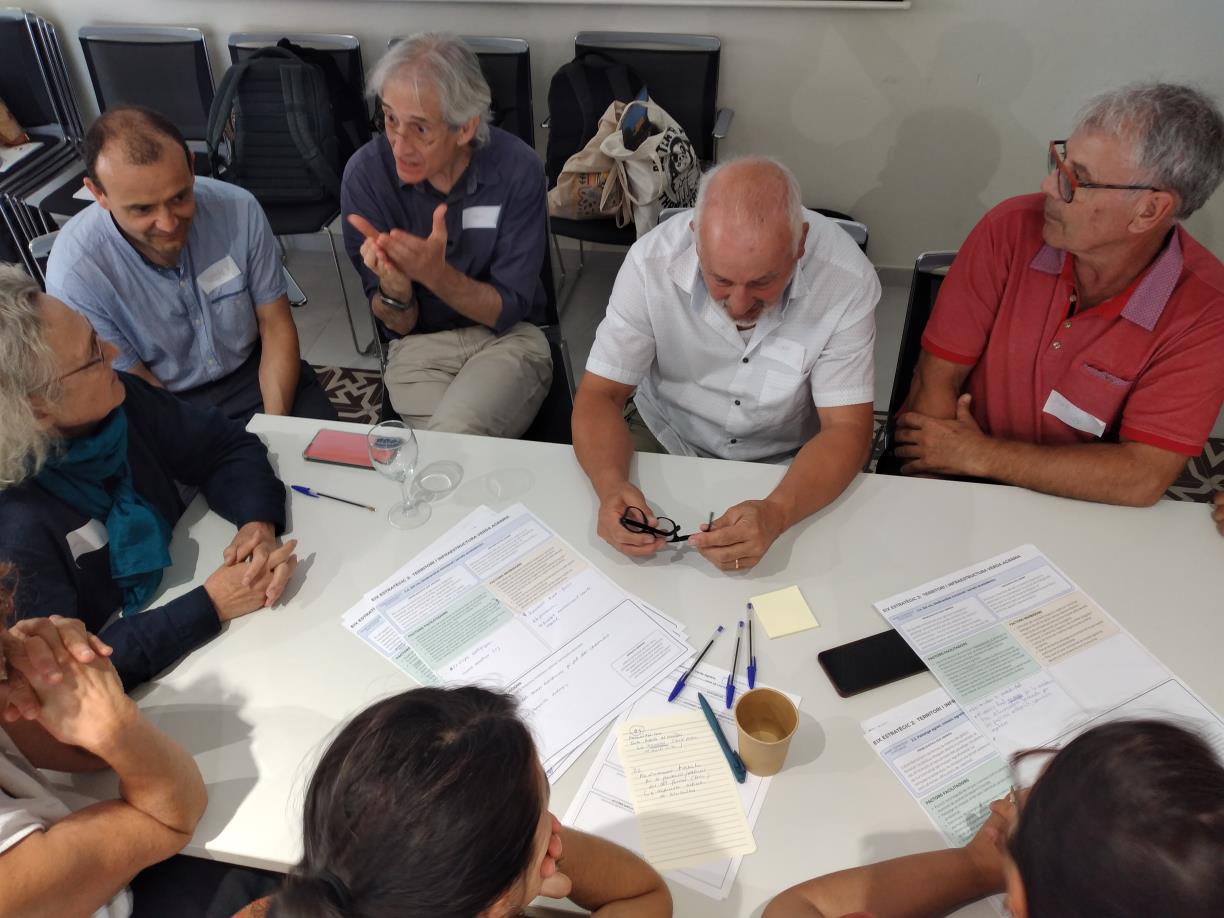 Sant Pere de Ribes impulsa la creació de l'Espai Agrari del Garraf amb un taller participatiu de pagesia i ajuntaments. Ajt Sant Pere de Ribes