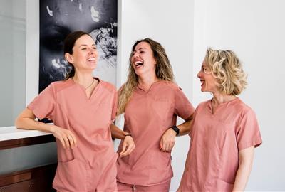 SDS Dental Clinic aposta per una odontologia sense presses i centrada en el pacient. EIX