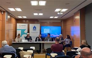 Seminari sobre la salut organitzat per la Federació d'Associacions Veïnals de Vilanova. Eix