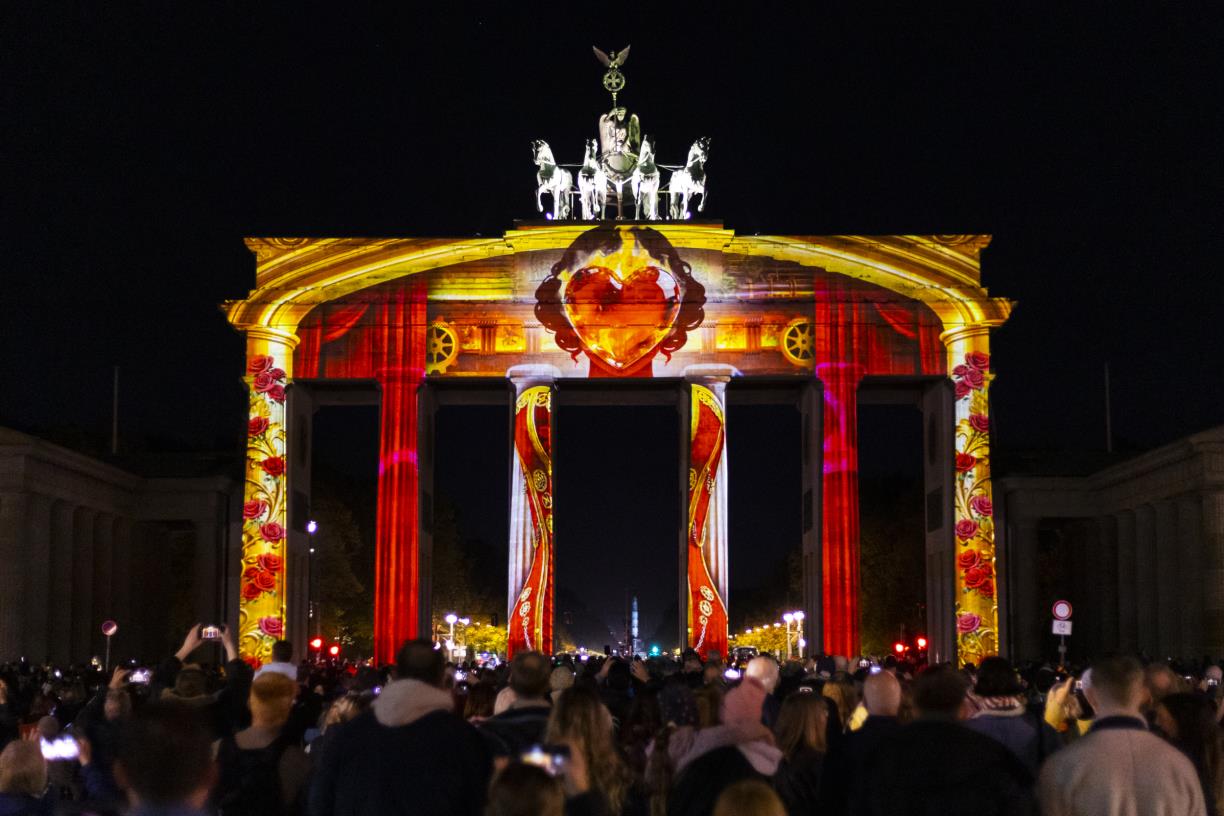 Sílvia Isach guanya el Festival of Lights de Berlín 2026 amb el mapping Farbstimmung. EIX