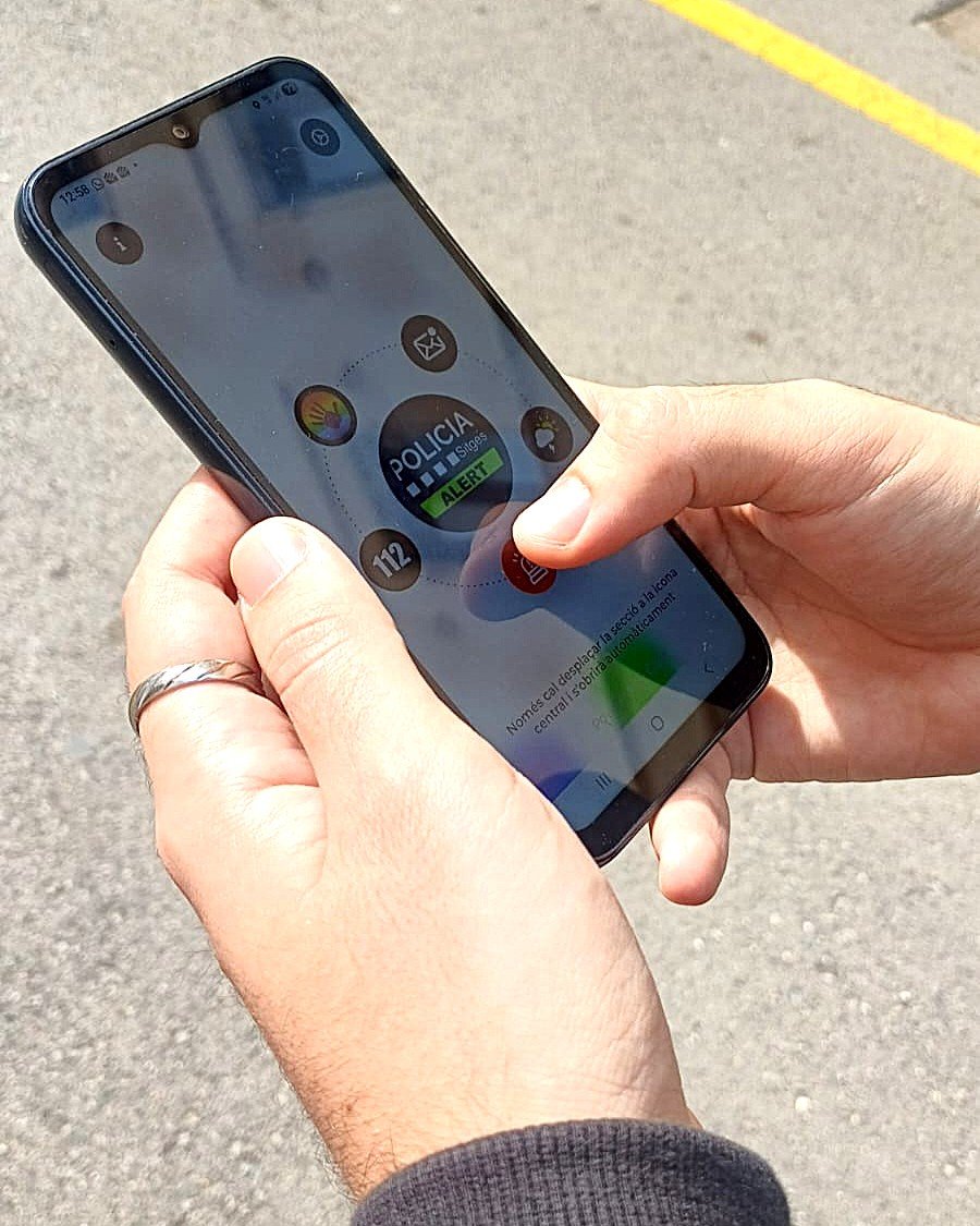 Sitges Alert compleix dos anys amb més de 2.400 usuaris i 115 incidències resoltes. Ajuntament de Sitges