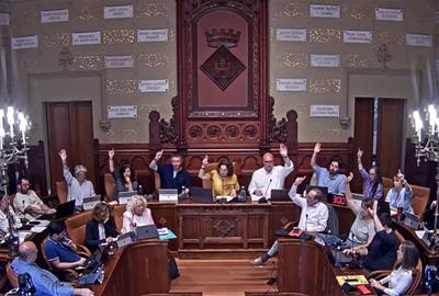 Sitges aprova les noves concessions del Mercat Municipal i un paquet de 3 milions en modificacions de crèdit. Ajuntament de Sitges
