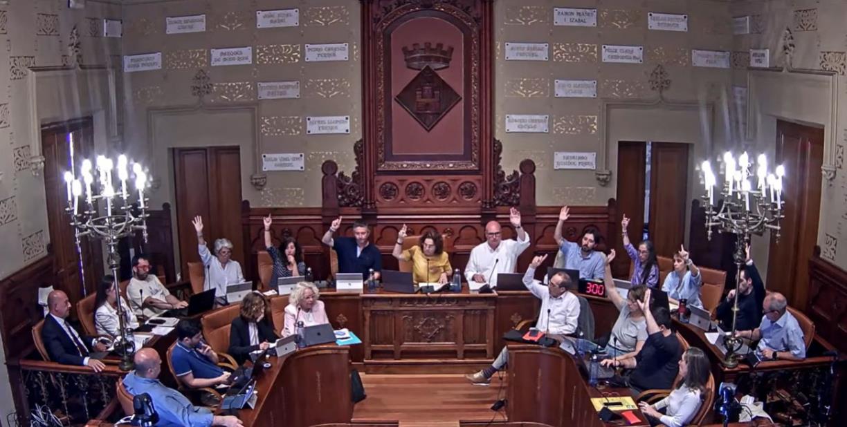 Sitges aprova les noves concessions del Mercat Municipal i un paquet de 3 milions en modificacions de crèdit. Ajuntament de Sitges