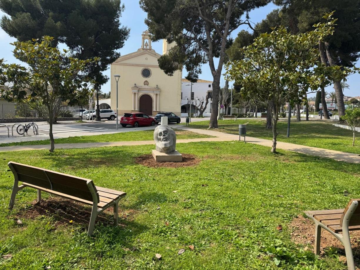 Sitges reubica dues escultures per dignificar-les dins del pla del Parc escultòric. Ajuntament de Sitges